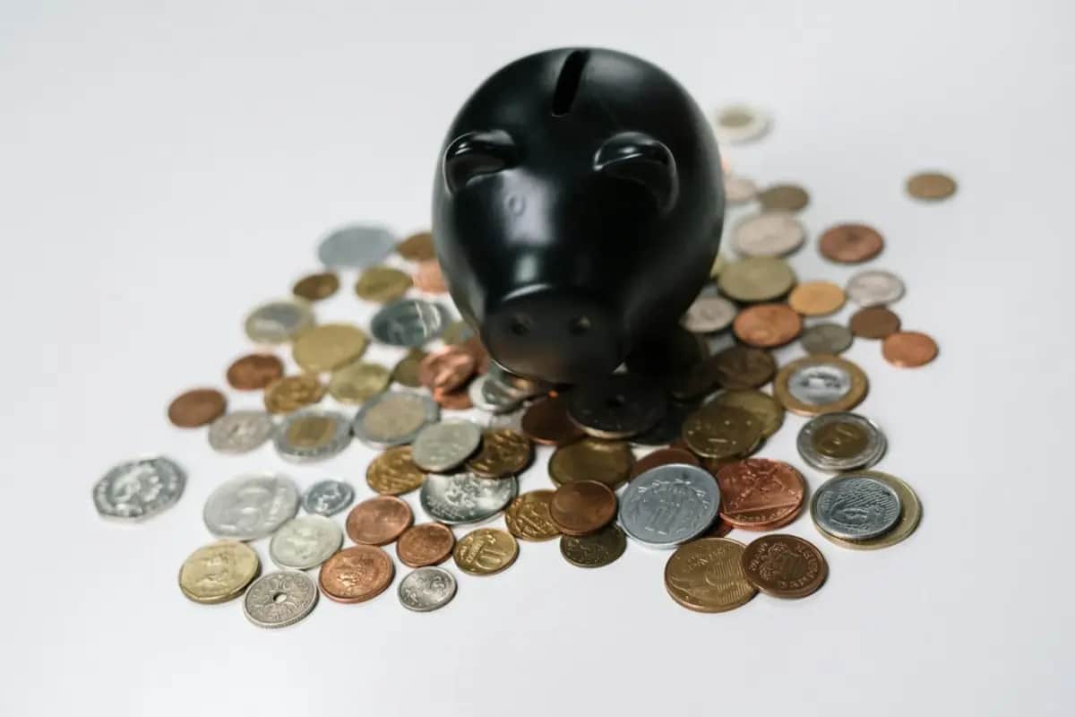 Krisenvorsorge mit kleinem Budget: Vollständiger Sparguide