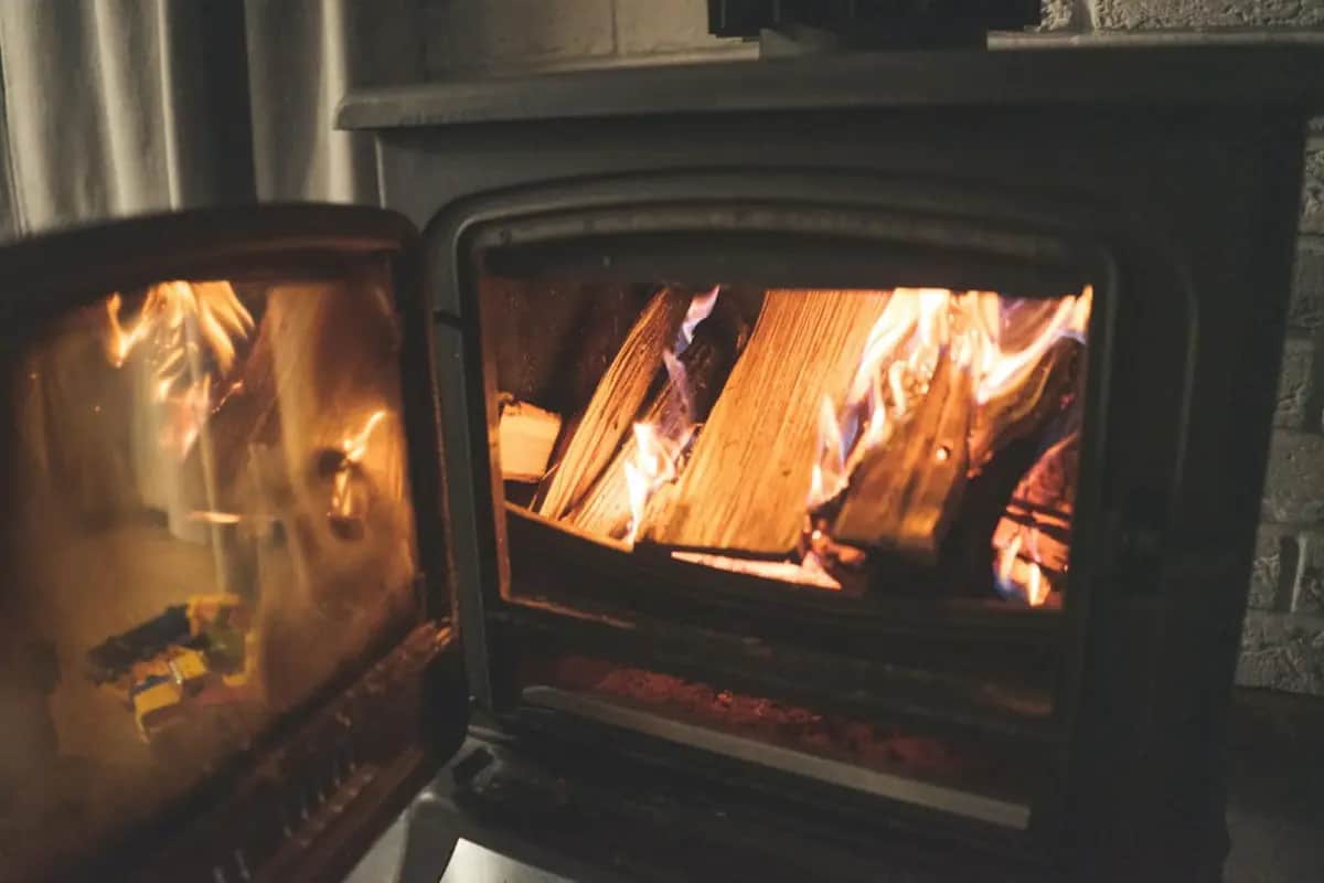 Heizen ohne Strom und Gas: Vollständiger Wintervorsorge-Guide