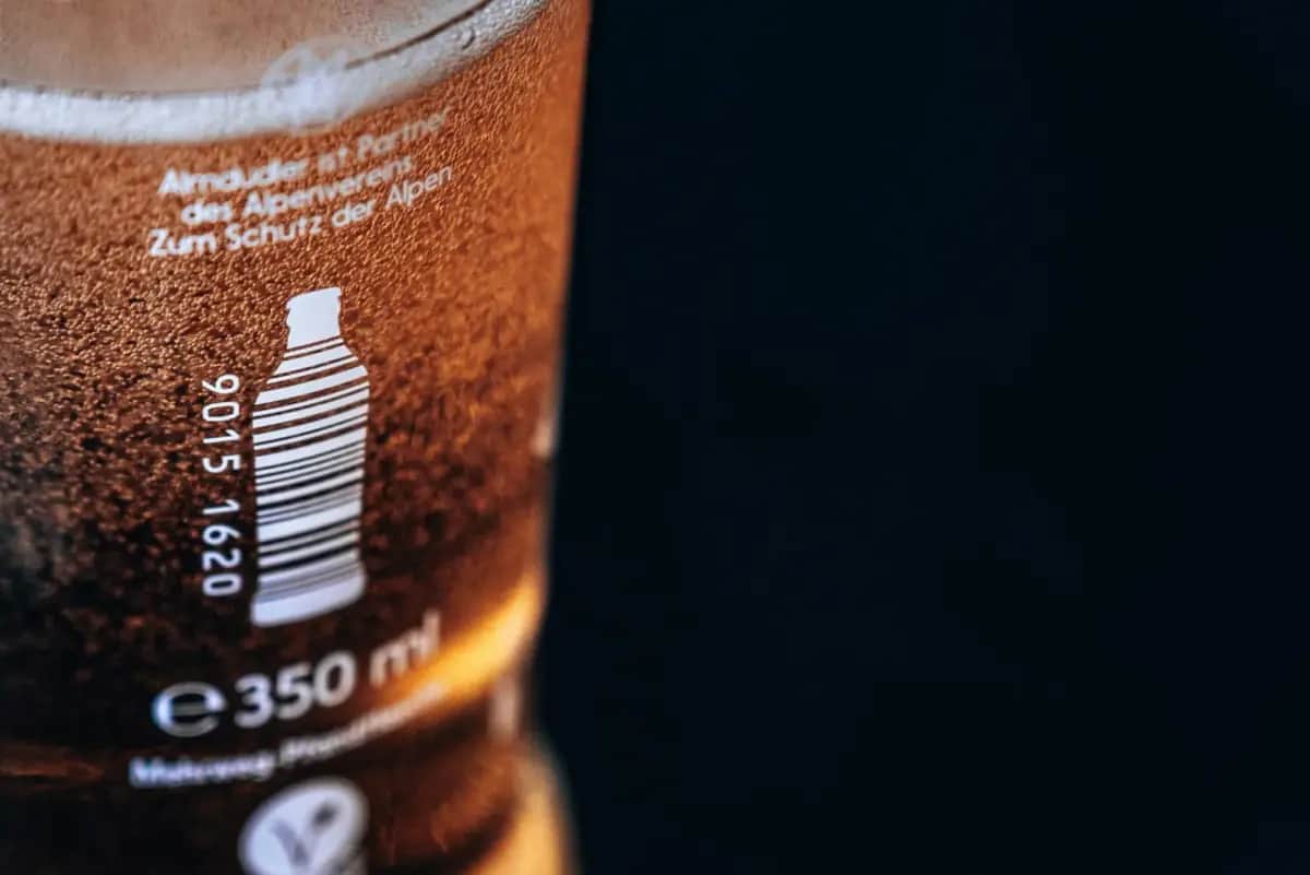 Markenprodukte vs. Eigenmarken in der Krisenvorsorge: Was wirklich spart